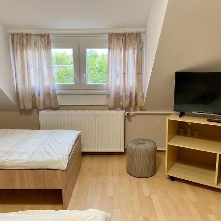 Vincze Vendeghaz Hotel Körmend Buitenkant foto